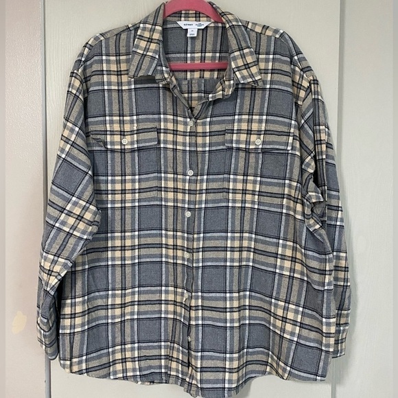 Old Navy - The Boyfriend Shirt - Picture 1 of 4